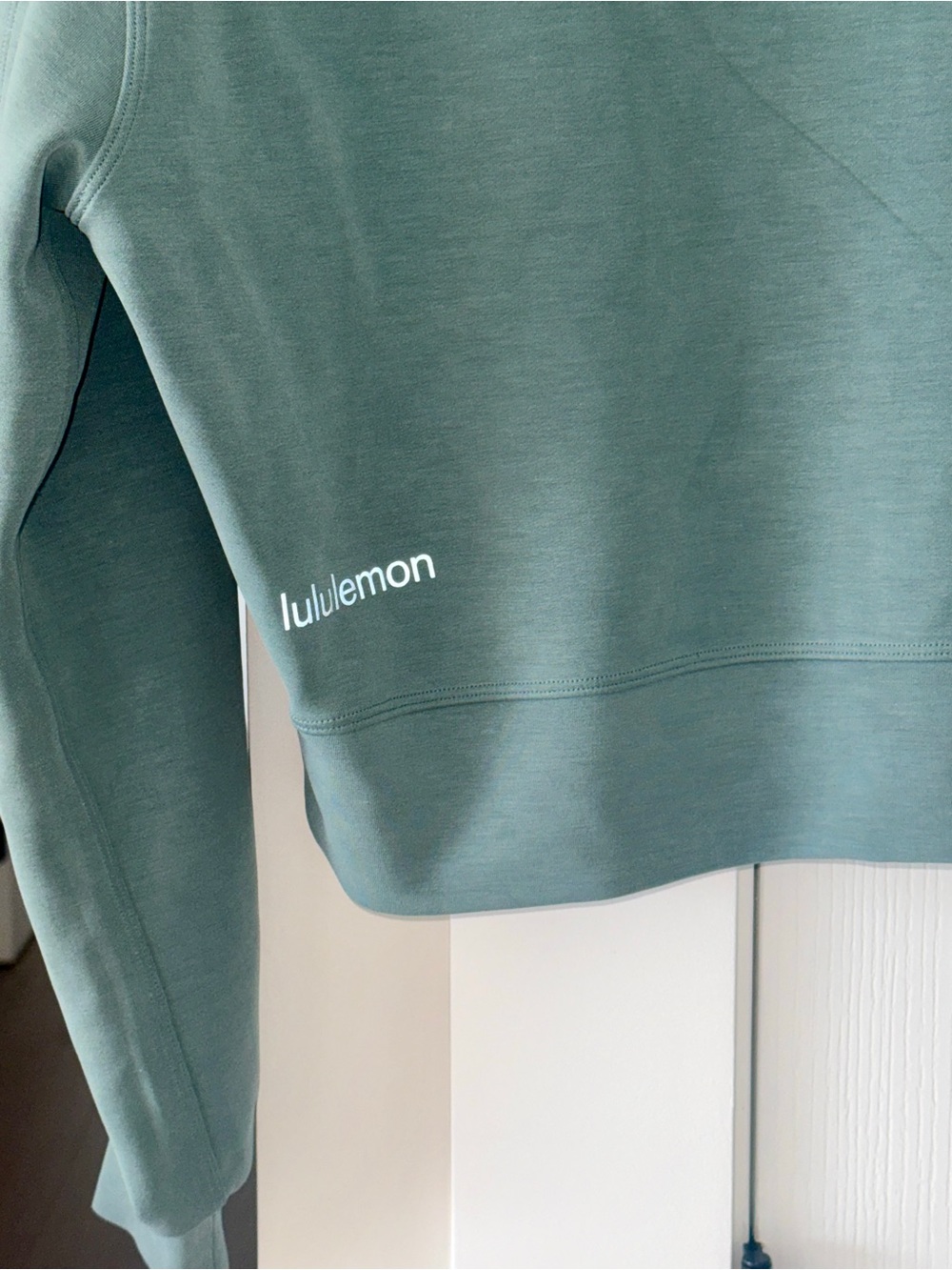 Lululemon Perfectly Oversized Cropped Crew *Softstreme™
Tidewater Teal size 2 - Picture 6 of 8